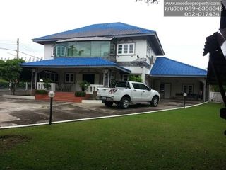 For sale 3 bedrooms house in Mueang Lamphun, Lamphun