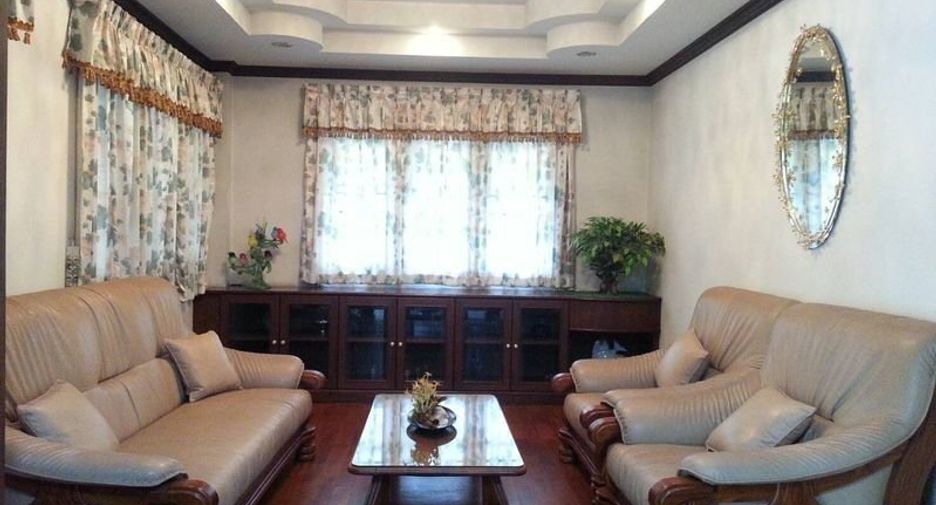À vendre 3 chambres maison à Mueang Lamphun, Lamphun
