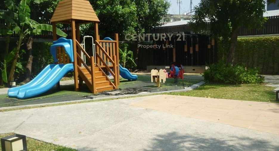 For sale 1 Beds house in Thon Buri, Bangkok