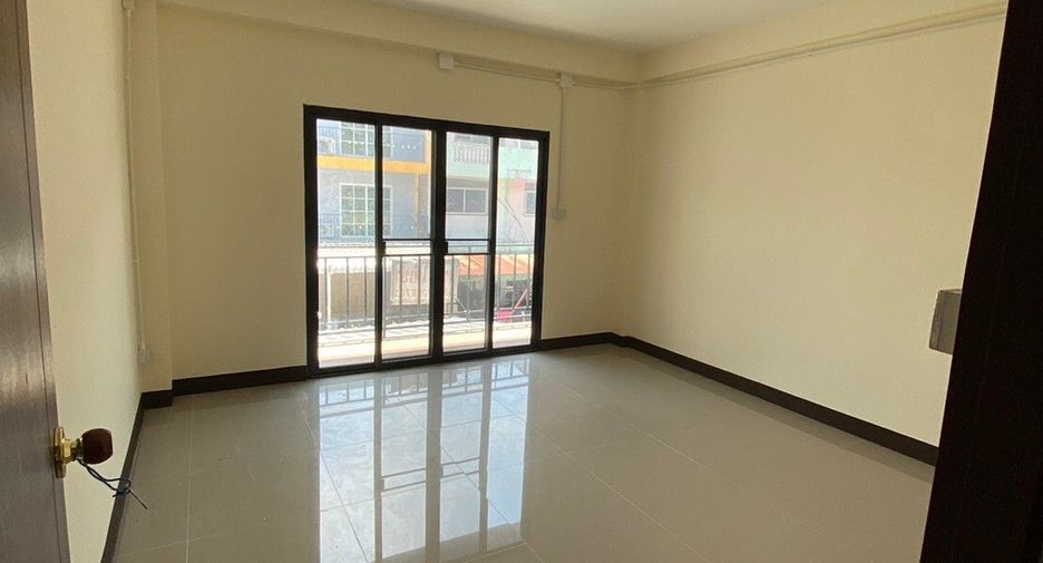 For sale 2 bed townhouse in North Pattaya, Pattaya