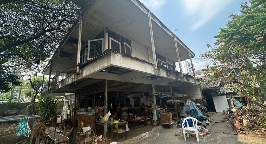 For rent warehouse in Watthana, Bangkok