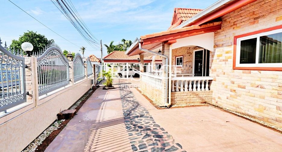For rent 4 bedrooms house in Bang Lamung, Chonburi