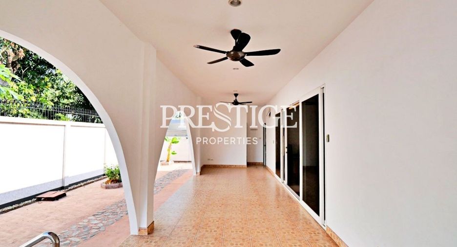 For rent 4 bedrooms house in Bang Lamung, Chonburi