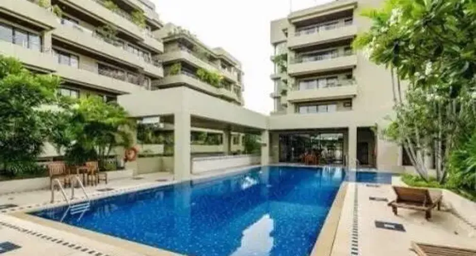For sale 3 bedrooms condo in Yan Nawa, Bangkok