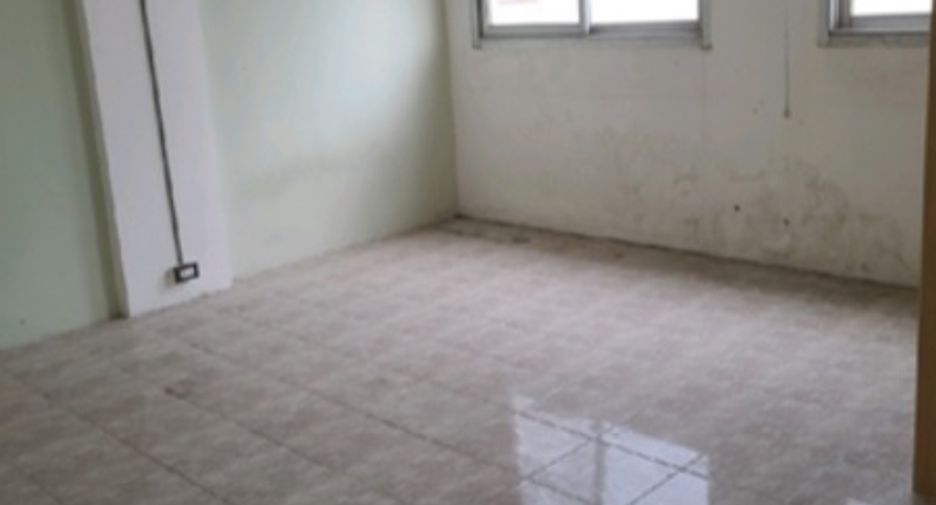 For sale studio apartment in Bang Khen, Bangkok