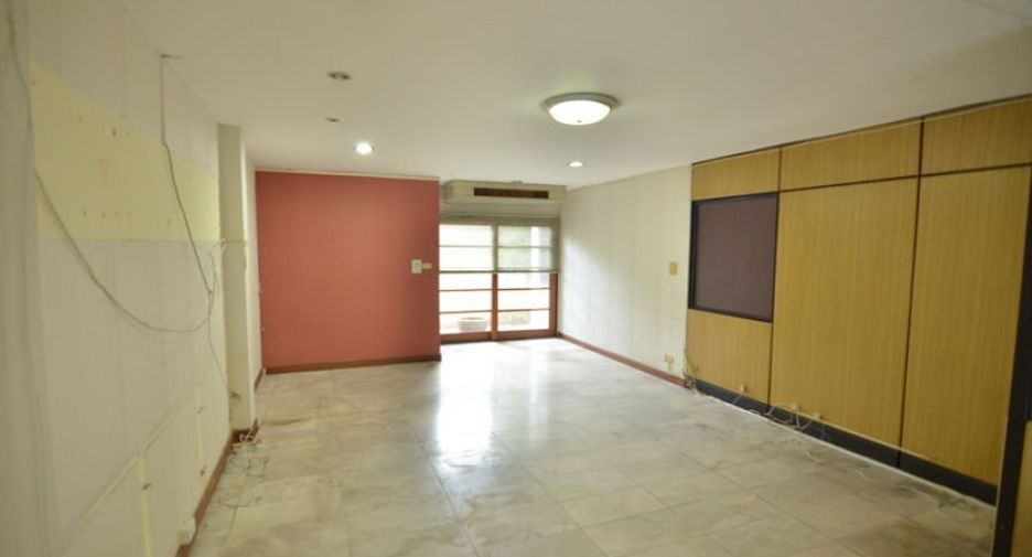 ให้เช่า 2 ห้องนอน บ้านเดี่ยว ใน วัฒนา, กรุงเทพฯ