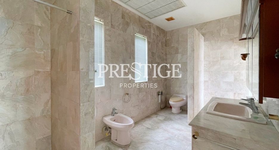 À vendre 5 chambres maison à East Pattaya, Pattaya