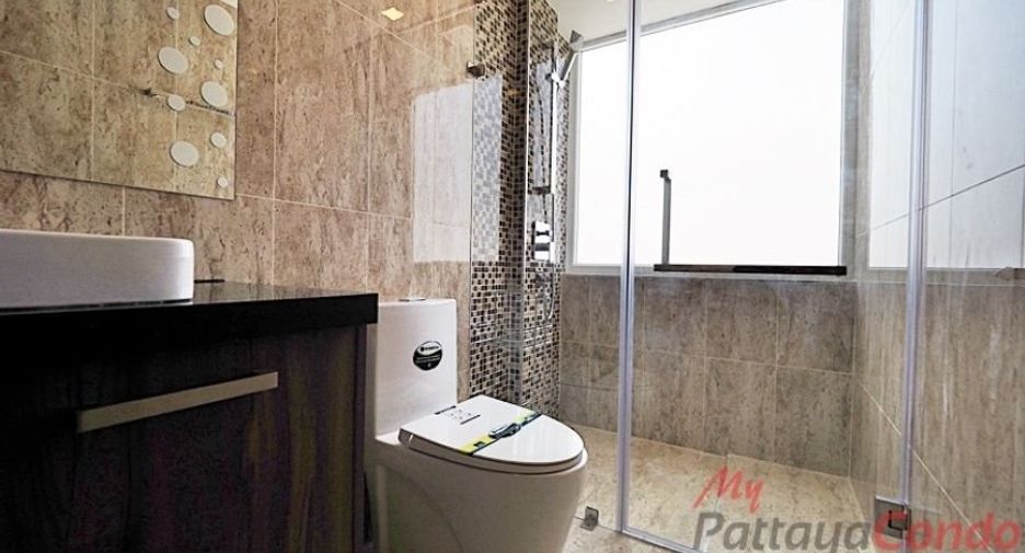 À louer 2 chambres condo à Bang Lamung, Chonburi