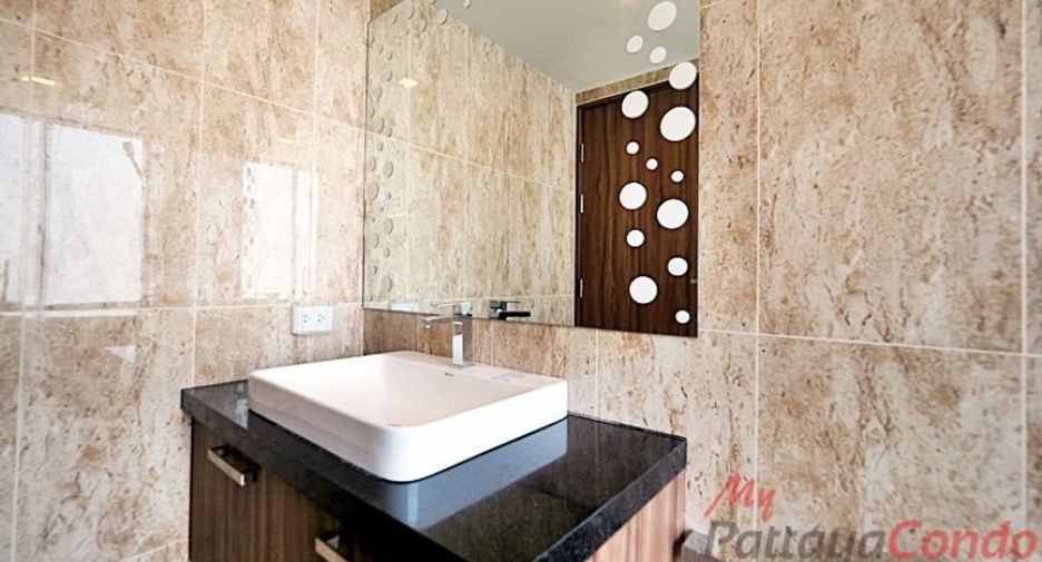 À louer 2 chambres condo à Bang Lamung, Chonburi
