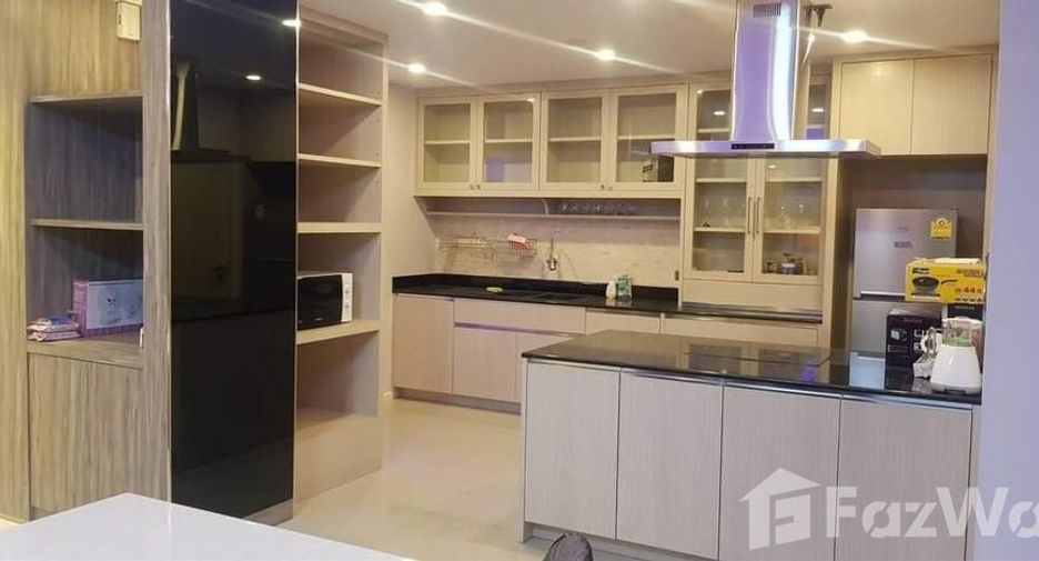 For sale 2 Beds condo in Khlong Toei, Bangkok