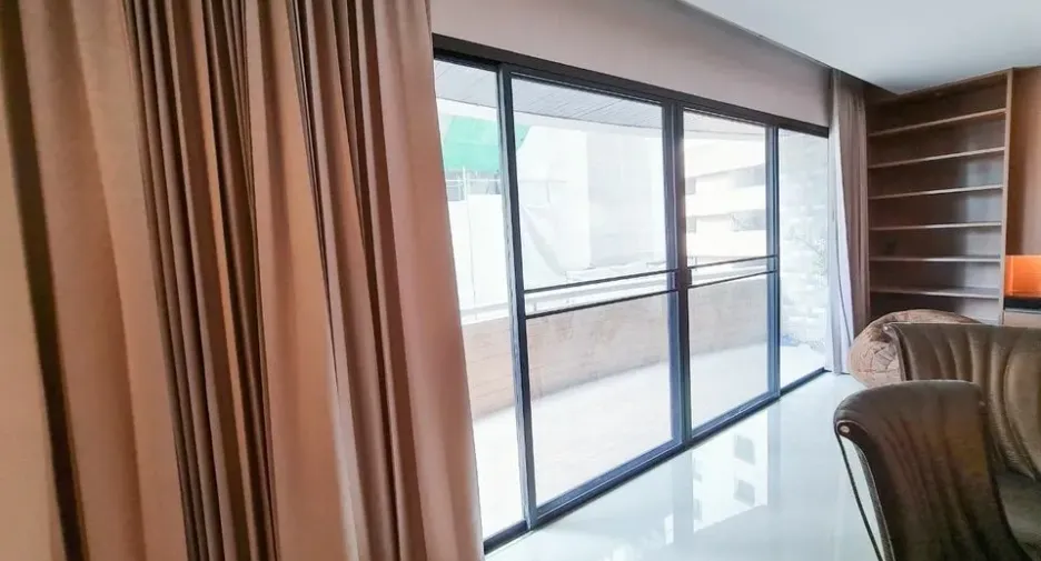 For sale 2 Beds condo in Khlong Toei, Bangkok