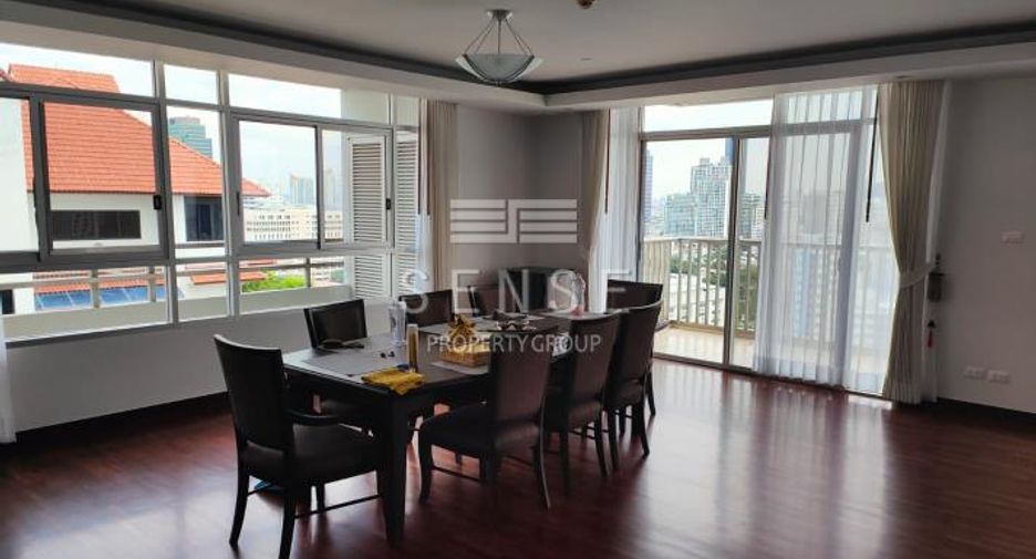 Condo en alquiler de 4 habitaciones en Watthana, Bangkok