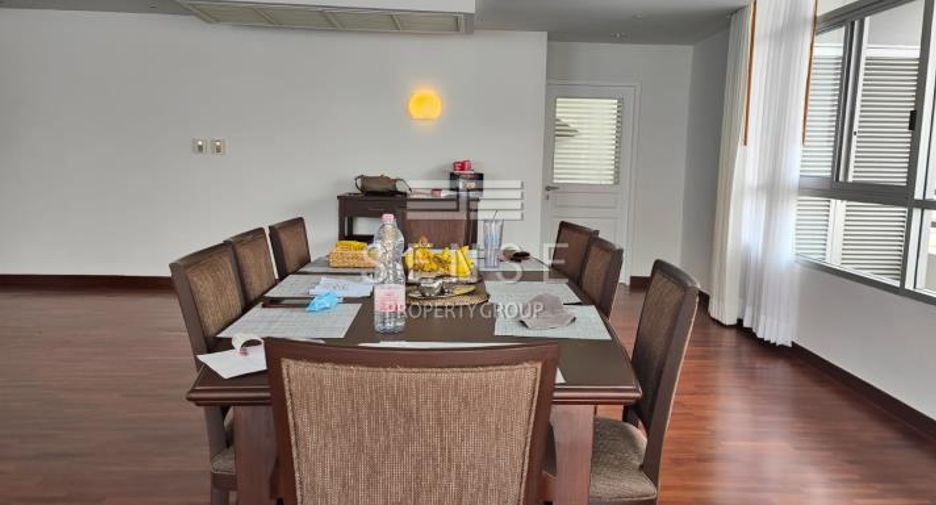 Condo en alquiler de 4 habitaciones en Watthana, Bangkok