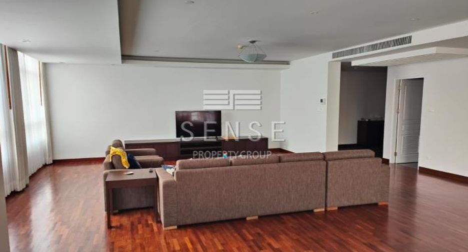 Condo en alquiler de 4 habitaciones en Watthana, Bangkok