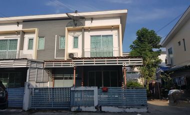 For sale 3 bed townhouse in Prawet, Bangkok