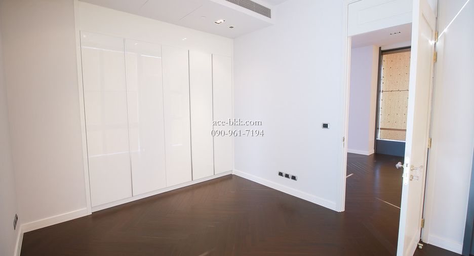 À vendre 3 chambres condo à Khlong Toei, Bangkok