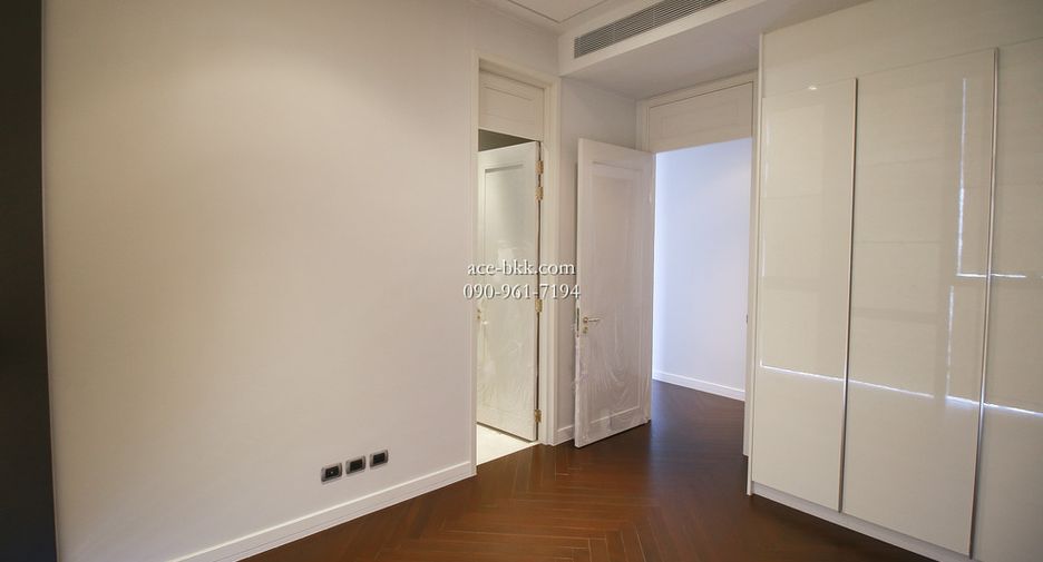 À vendre 3 chambres condo à Khlong Toei, Bangkok