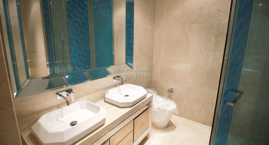 À vendre 3 chambres condo à Khlong Toei, Bangkok