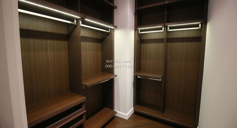 À vendre 3 chambres condo à Khlong Toei, Bangkok
