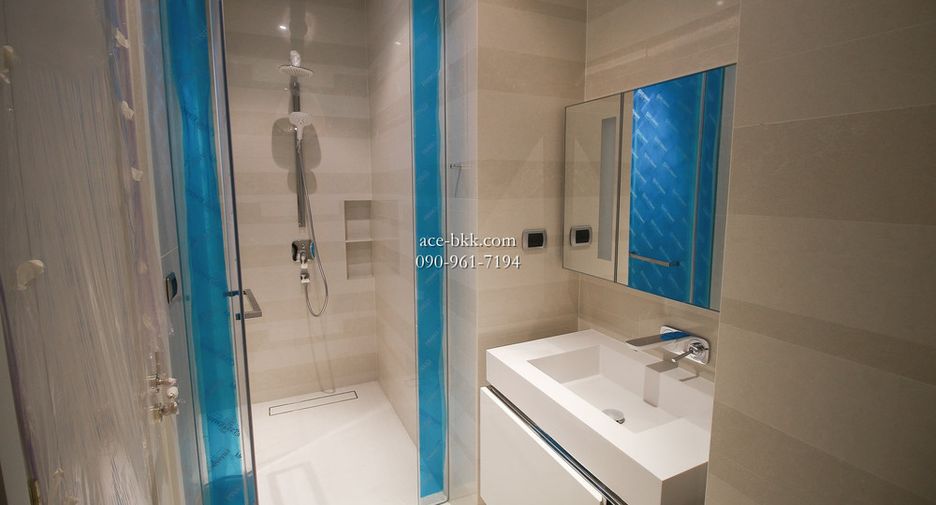 À vendre 3 chambres condo à Khlong Toei, Bangkok
