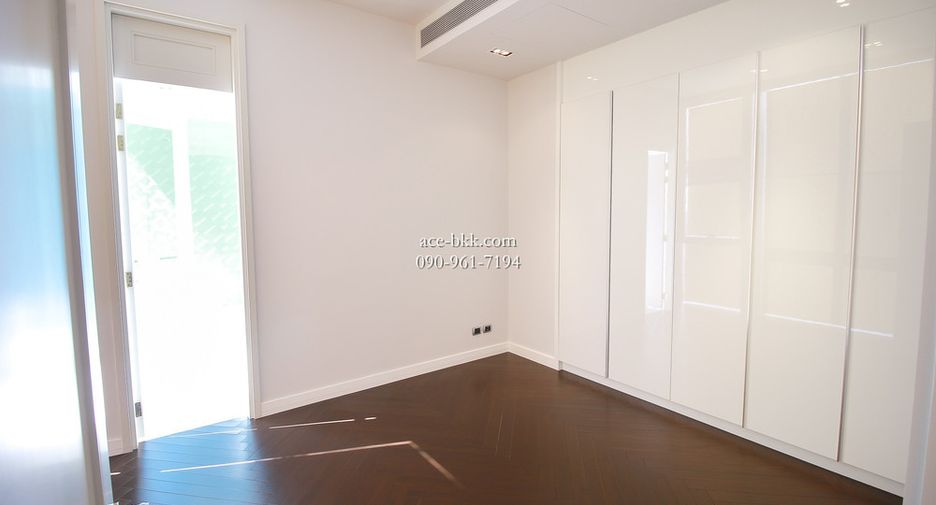 À vendre 3 chambres condo à Khlong Toei, Bangkok