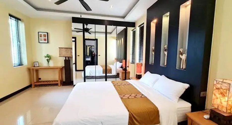For sale 4 bedrooms house in East Pattaya, Pattaya