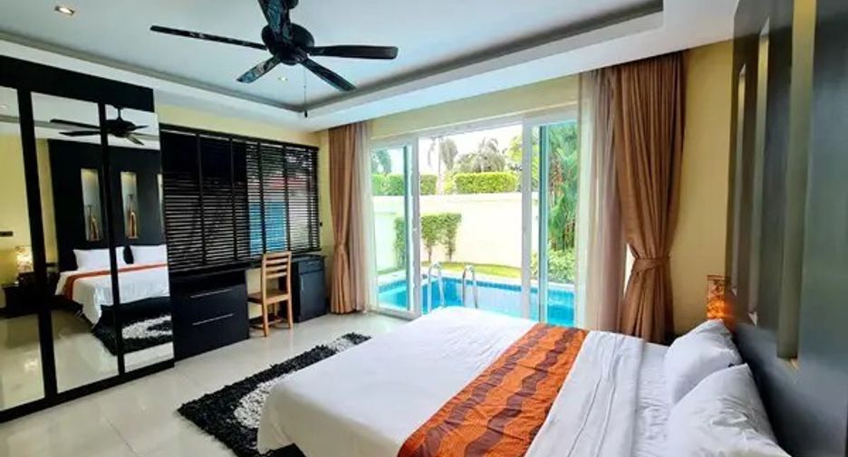 For sale 4 bedrooms house in East Pattaya, Pattaya