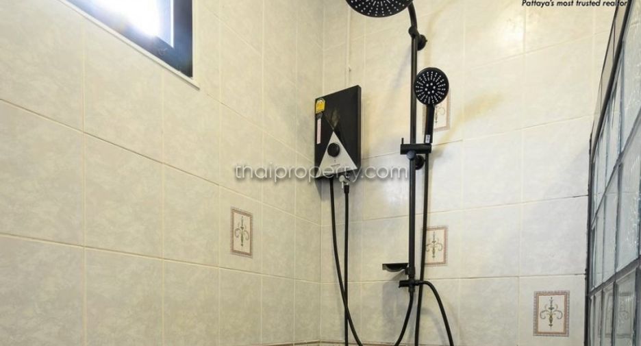 For sale 6 bedrooms house in Bang Lamung, Chonburi