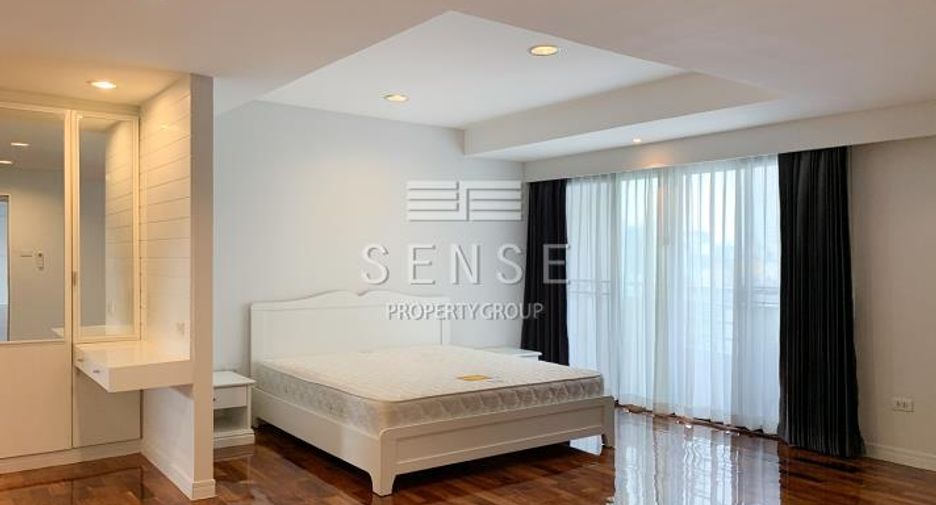 For rent 4 bedrooms condo in Khlong Toei, Bangkok