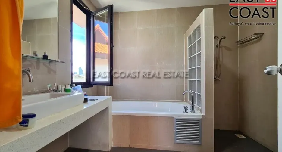 Casa en venta de 4 habitaciones en Bang Lamung, Chonburi