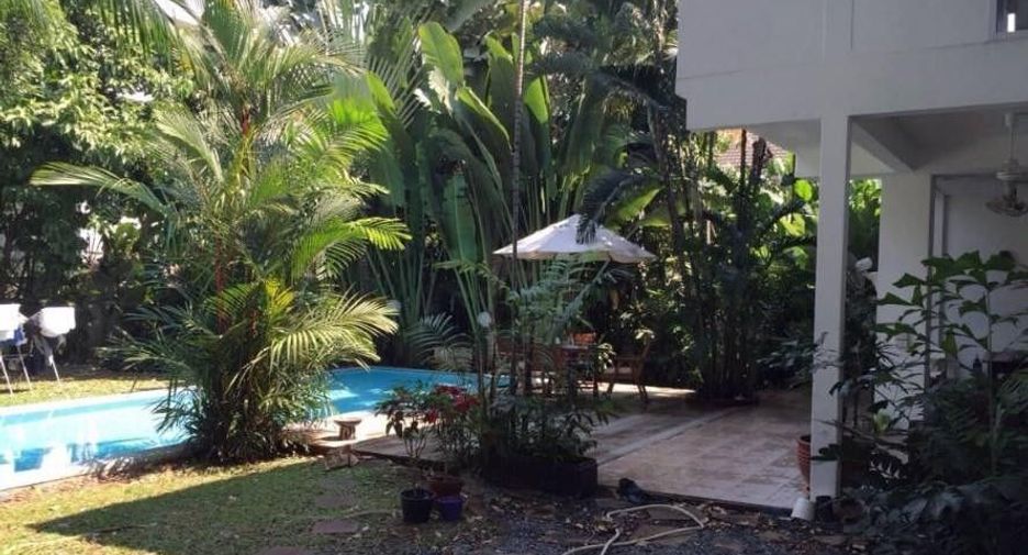 For sale 6 bed villa in Watthana, Bangkok