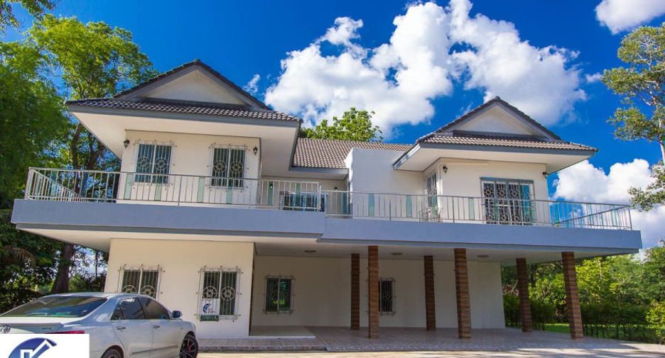 Casa en venta de 5 habitaciones en Khueang Nai, Ubon Ratchathani