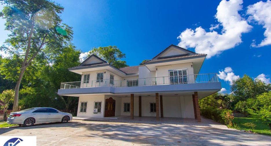 Casa en venta de 5 habitaciones en Khueang Nai, Ubon Ratchathani