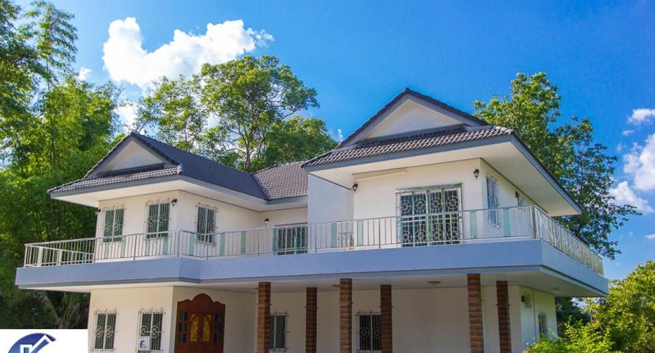 Casa en venta de 5 habitaciones en Khueang Nai, Ubon Ratchathani