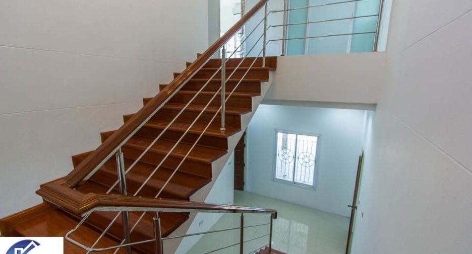 Casa en venta de 5 habitaciones en Khueang Nai, Ubon Ratchathani