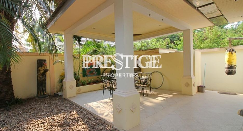 For rent and for sale 4 bedrooms house in Bang Lamung, Chonburi
