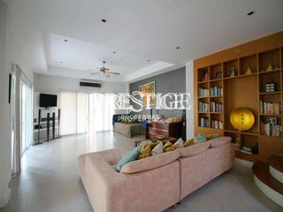 Casa en alquiler y en venta de 4 habitaciones en Bang Lamung, Chonburi
