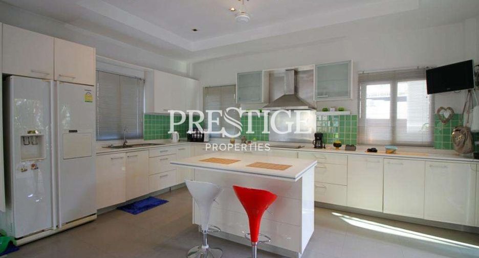 For rent and for sale 4 bedrooms house in Bang Lamung, Chonburi