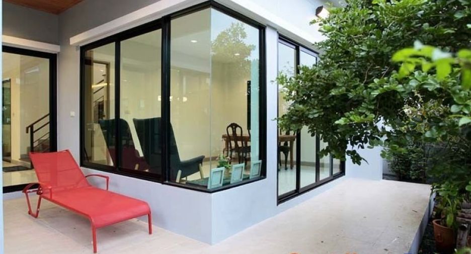 For sale 4 bedrooms house in Thawi Watthana, Bangkok