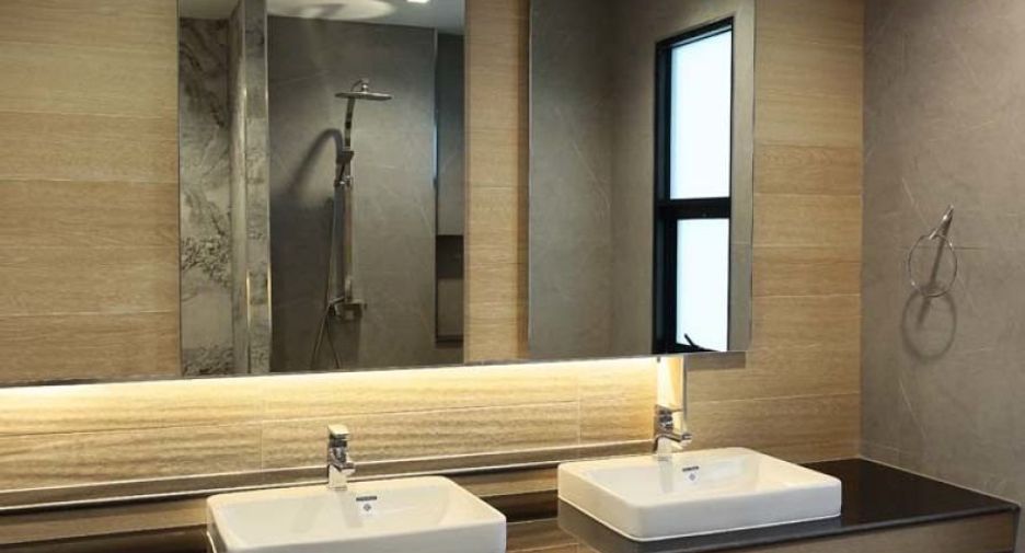 For sale 4 bedrooms house in Thawi Watthana, Bangkok