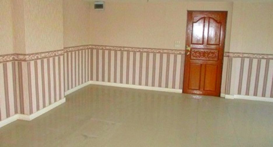 For sale studio apartment in Bang Phlat, Bangkok