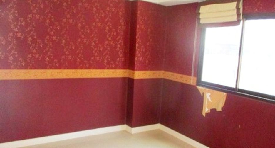 For sale studio apartment in Bang Phlat, Bangkok
