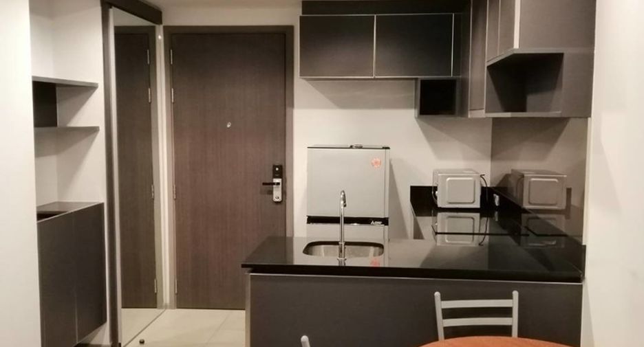 Condo en venta y en alquiler de 1 habitaciones en Khlong San, Bangkok