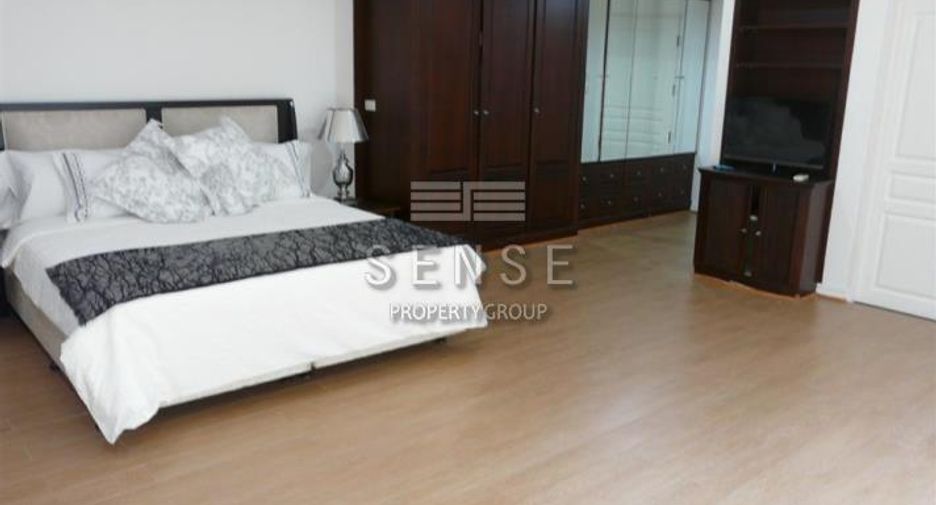 For rent 3 bedrooms condo in Sathon, Bangkok