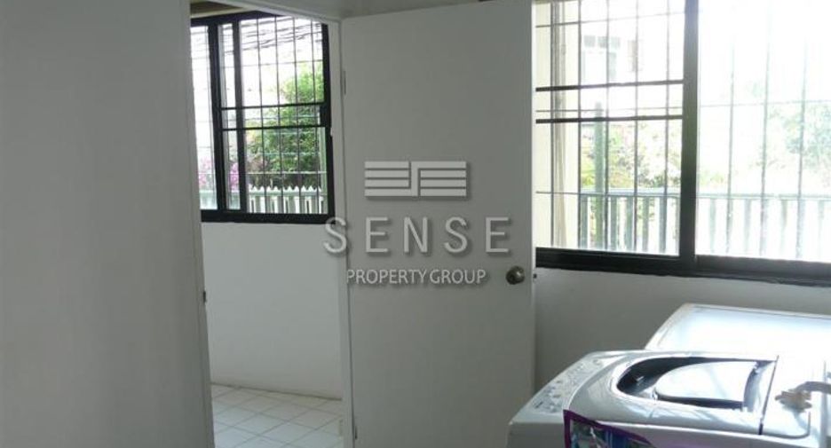 For rent 3 bedrooms condo in Sathon, Bangkok