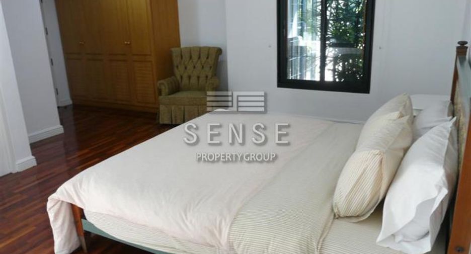 For rent 3 bedrooms condo in Sathon, Bangkok