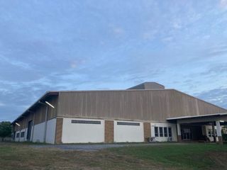 For rent warehouse in Song Phi Nong, Suphan Buri