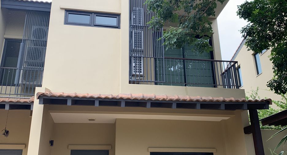 For rent 3 bed townhouse in Cha Am, Phetchaburi
