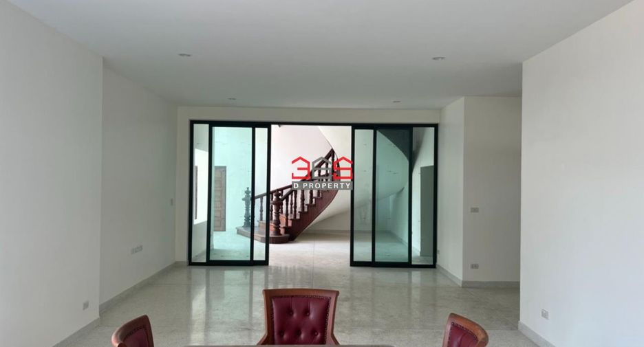 Casa en venta de 3 habitaciones en Bang Na, Bangkok