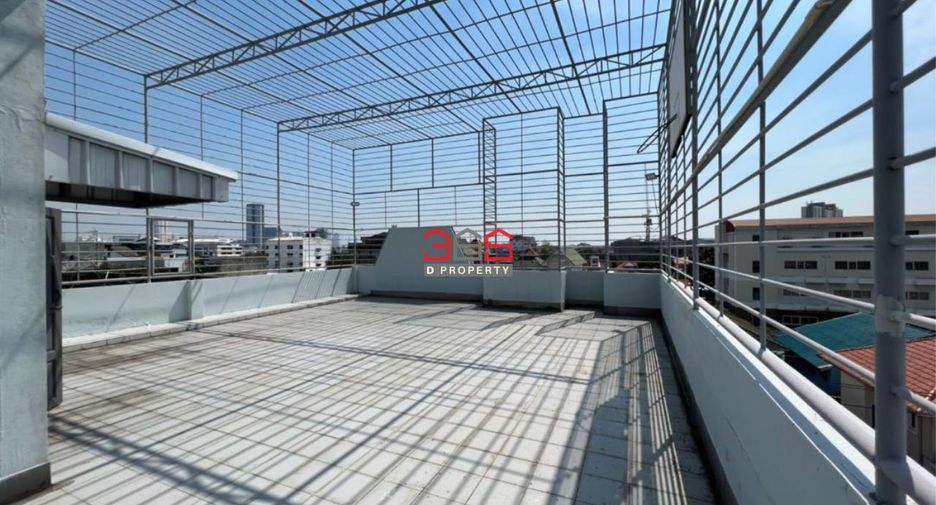 Casa en venta de 3 habitaciones en Bang Na, Bangkok